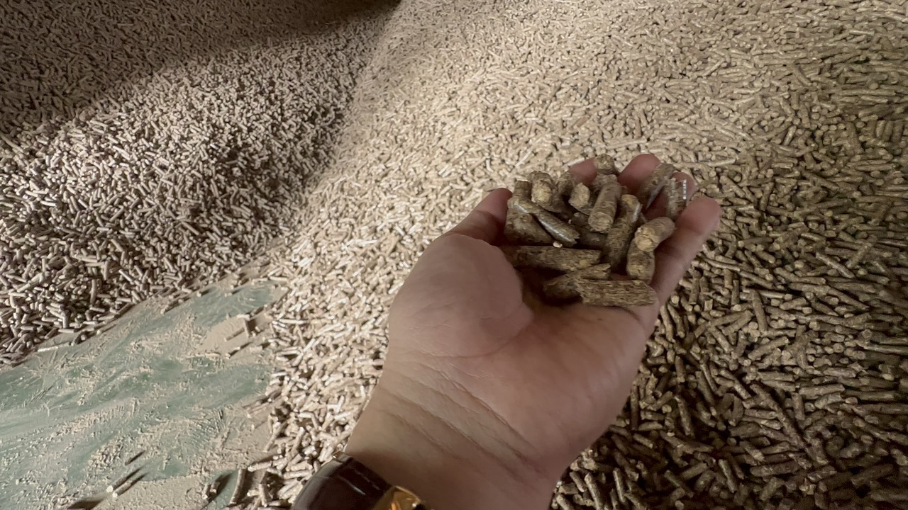 [Wood pellets] packing and transportation